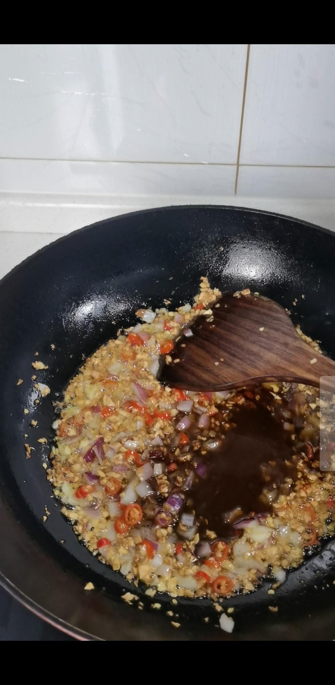 花甲鮮蝦焗粉絲的做法-香辣味烤菜譜