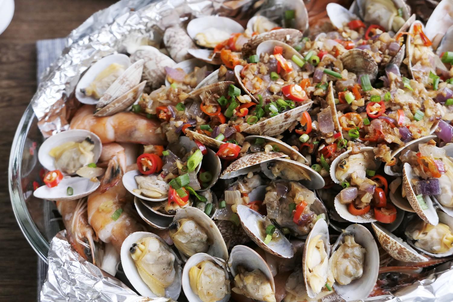 花甲鮮蝦焗粉絲的做法-香辣味烤菜譜