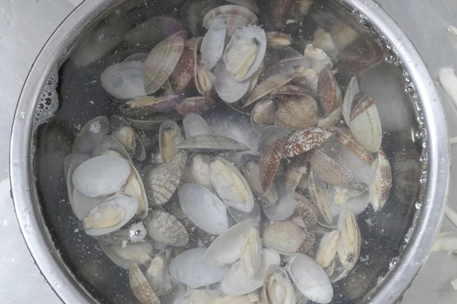 花甲鮮蝦焗粉絲的做法-香辣味烤菜譜