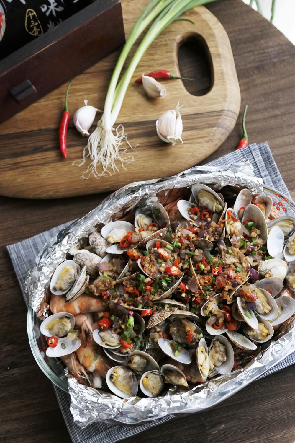 花甲鮮蝦焗粉絲的做法-香辣味烤菜譜