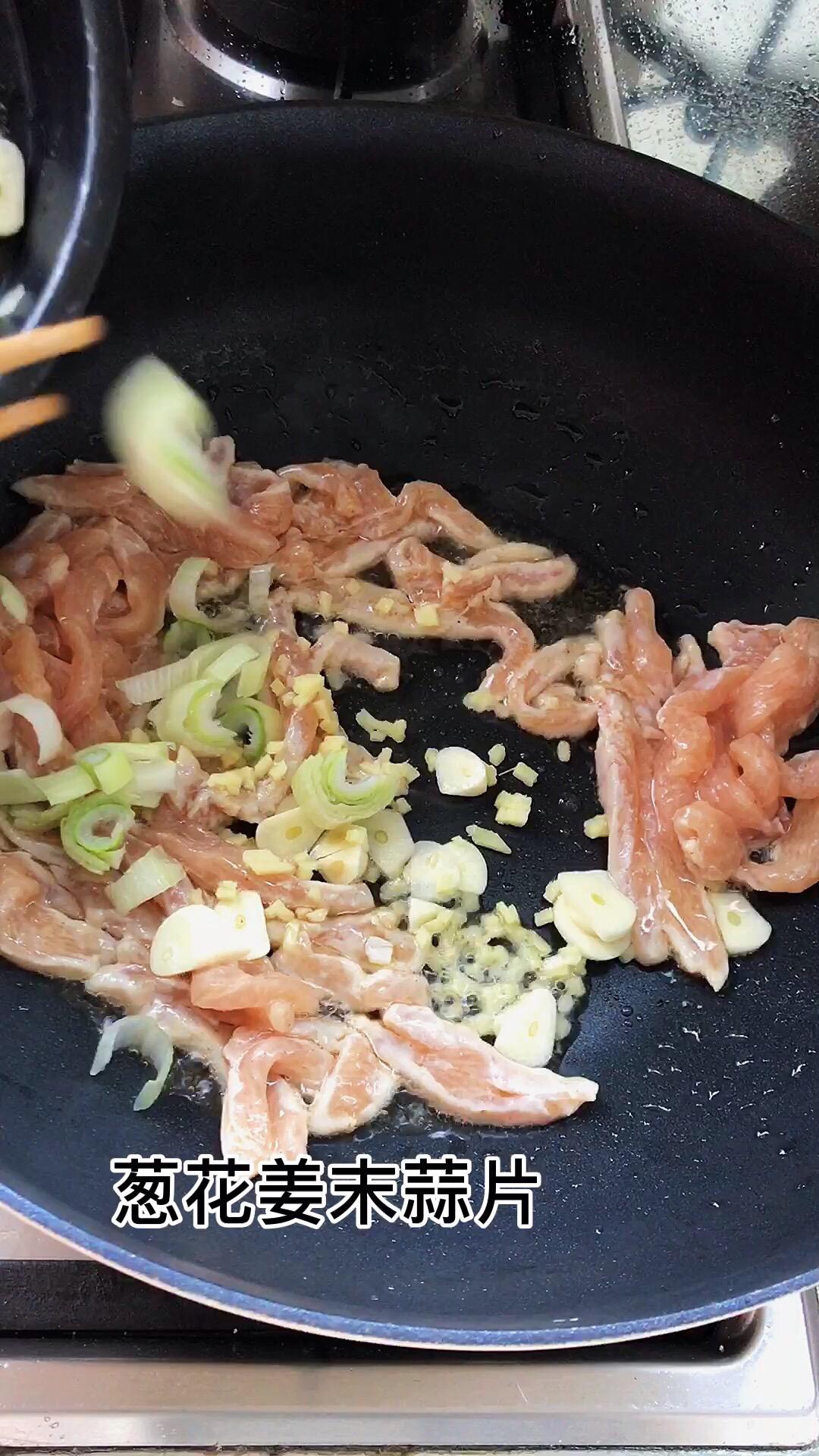 蒜薹炒雞絲的做法-家常味炒菜譜