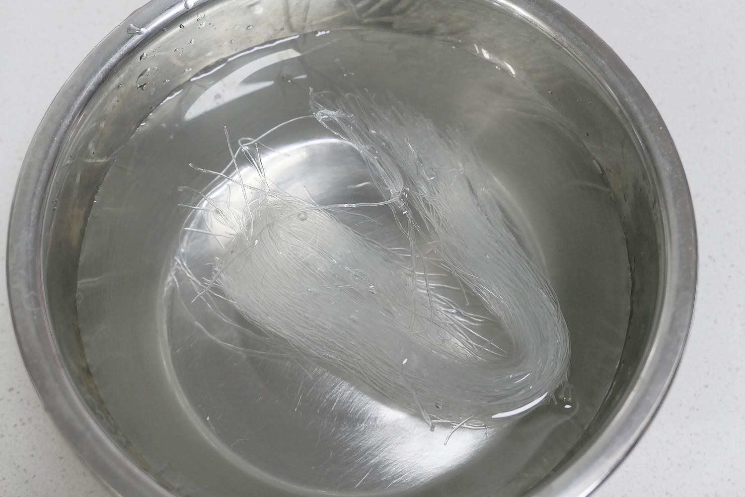 花甲鮮蝦焗粉絲的做法-香辣味烤菜譜