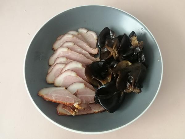 菜花木耳炒臘肉的做法-家常味炒菜譜