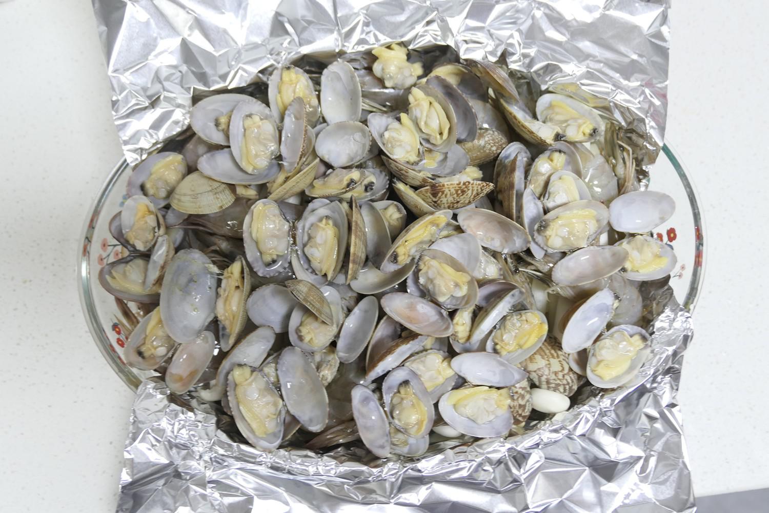 花甲鮮蝦焗粉絲的做法-香辣味烤菜譜