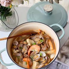 鮮掉眉毛的花蛤豆腐湯的作法-家常味燉菜譜