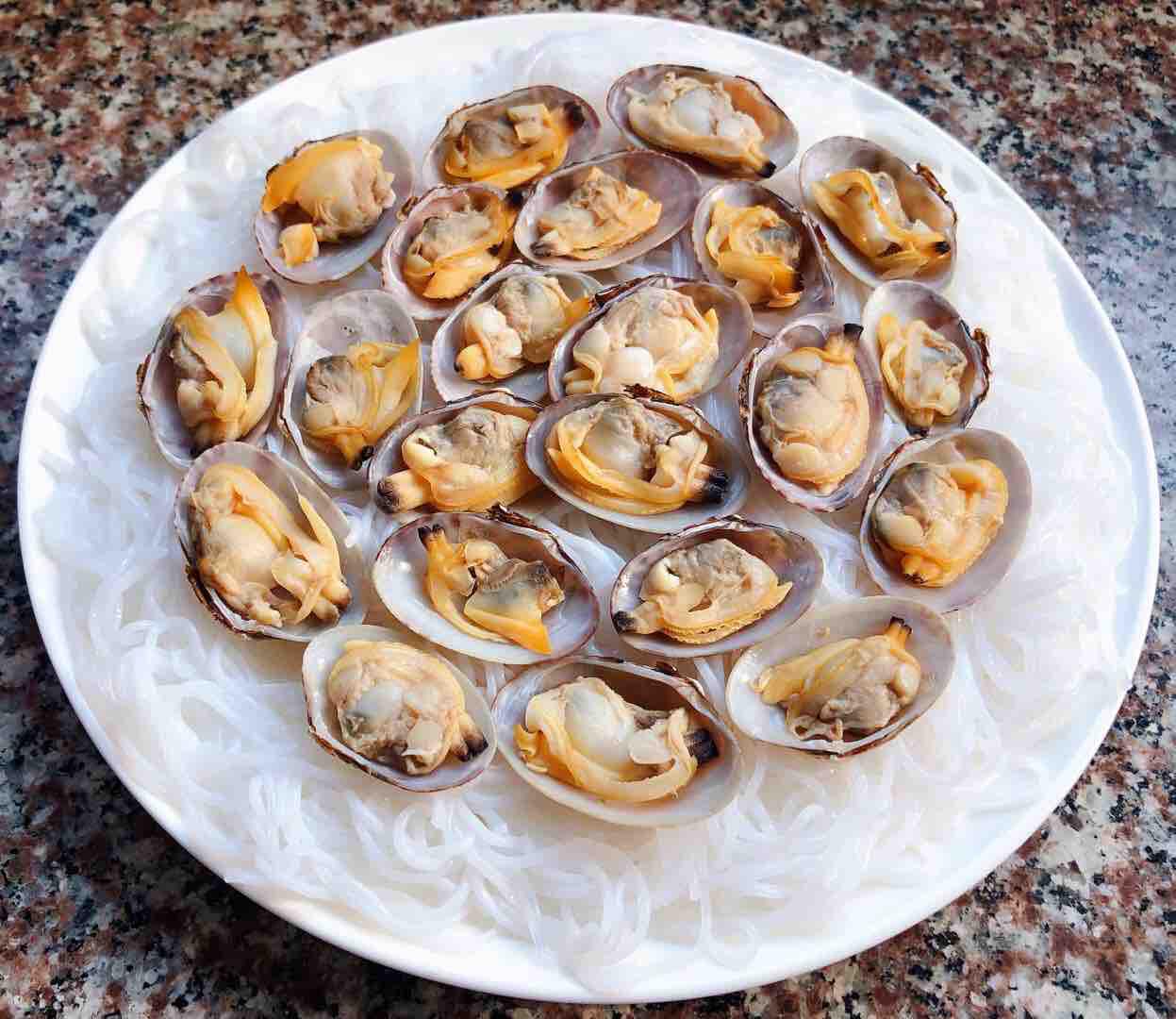 蒜蓉粉絲蒸花蛤的做法-蒜香味蒸菜譜