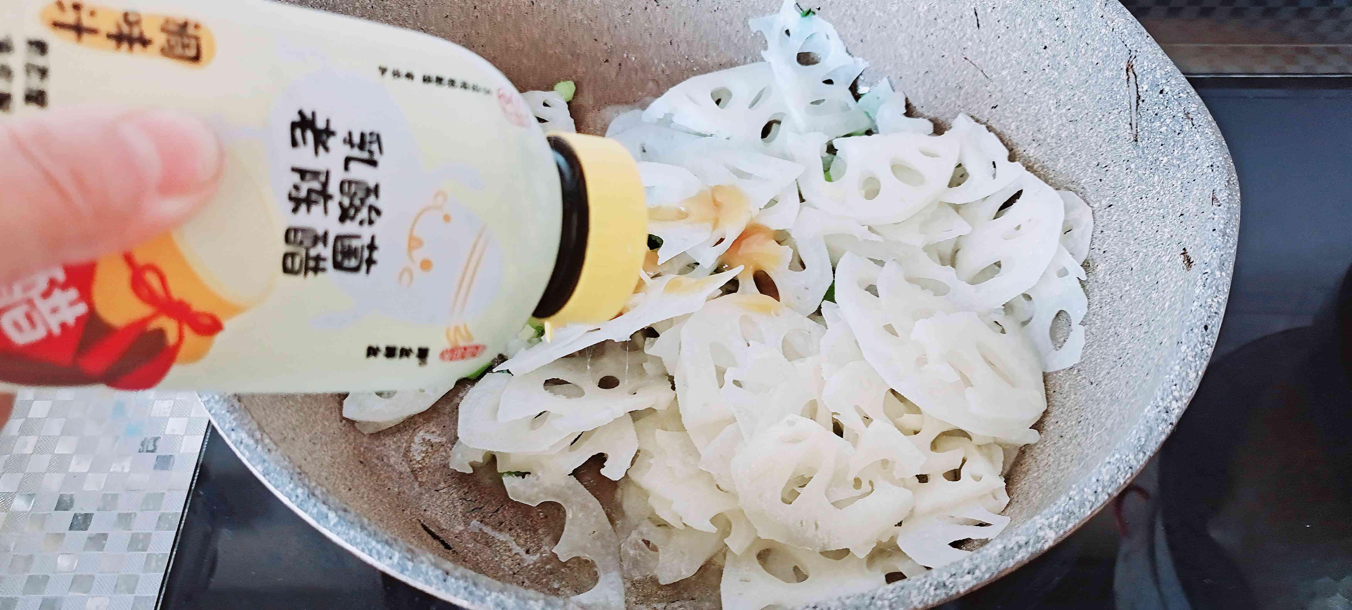 秋冬家常菜…家常小炒藕片的做法-酸辣味炒菜譜