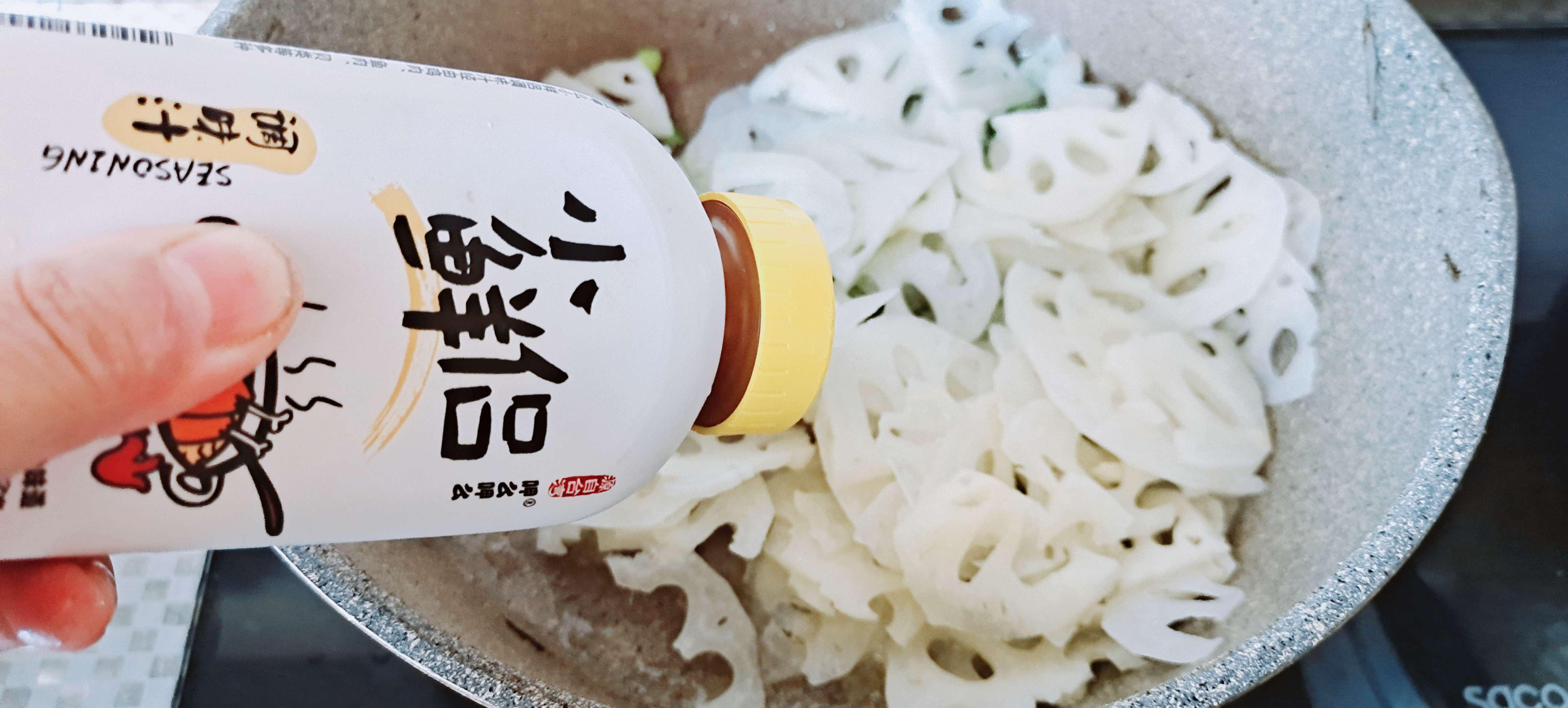 秋冬家常菜…家常小炒藕片的做法-酸辣味炒菜譜