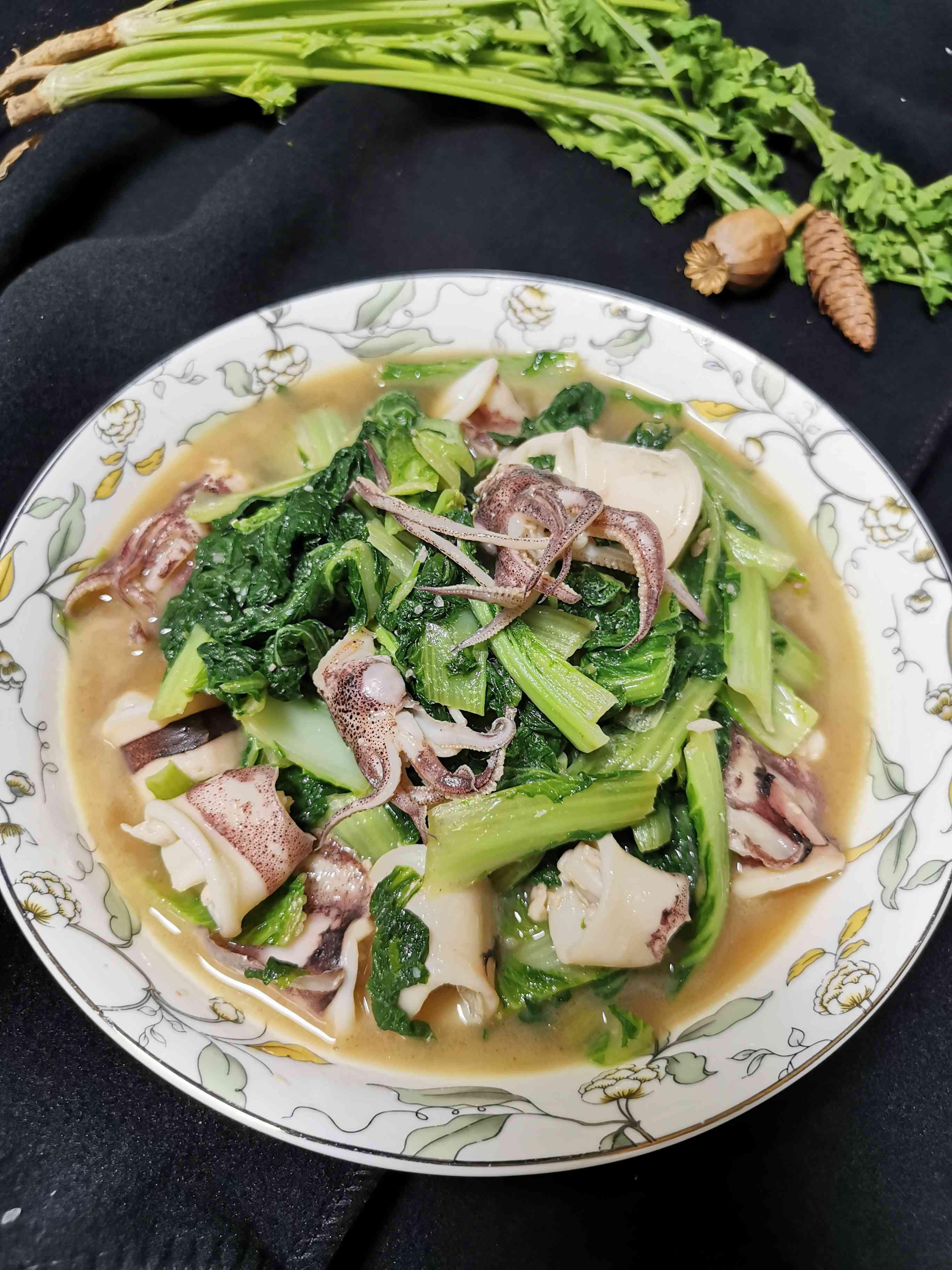 小白菜燒筆管魚的做法-家常味炒菜譜