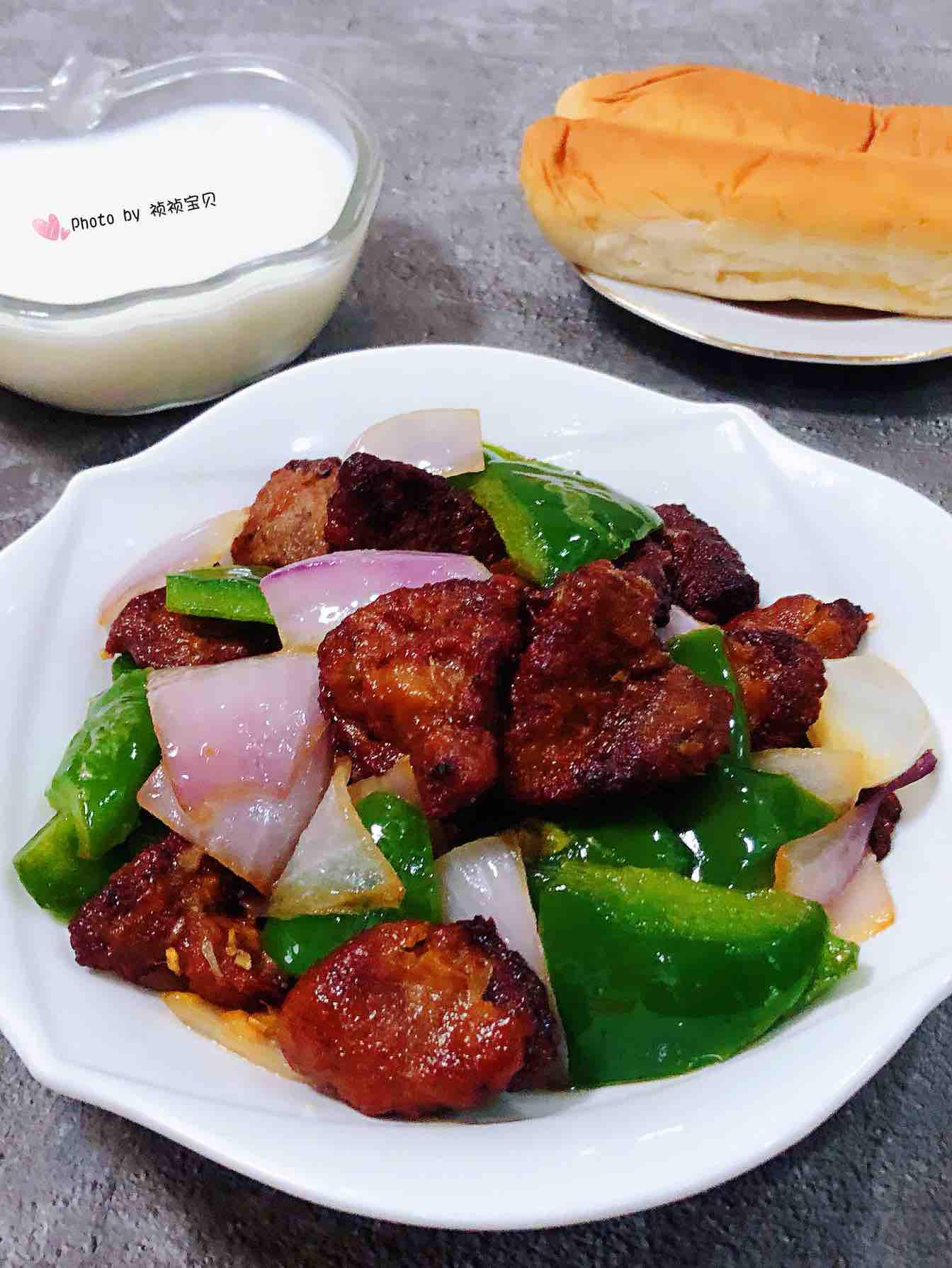 青椒洋蔥炒豬肝的做法-家常味炒菜譜