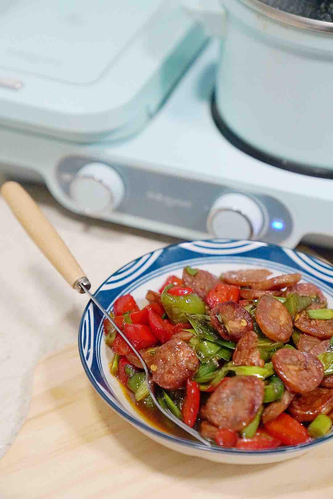 菜椒炒臘腸的做法-家常味炒菜譜