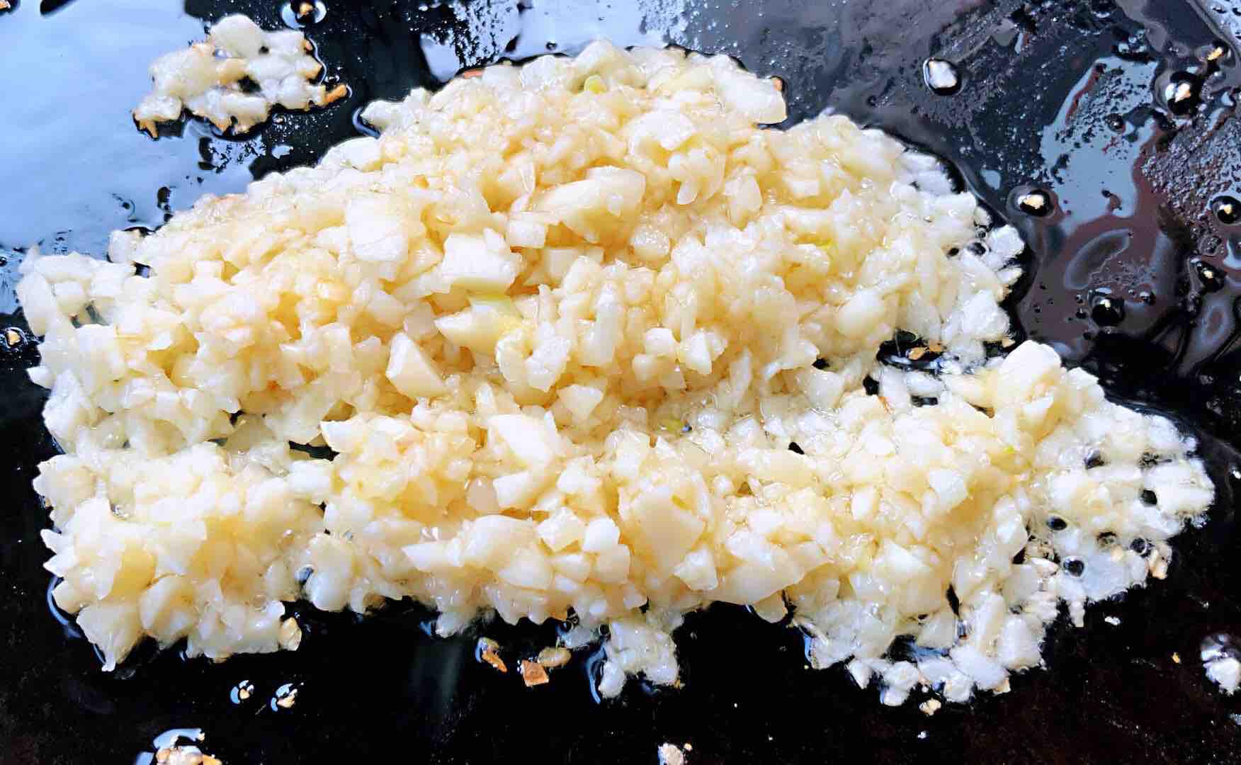 蒜蓉粉絲蒸花蛤的做法-蒜香味蒸菜譜