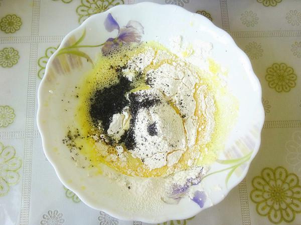 黑芝麻蒸蛋糕的做法-甜味蒸菜譜