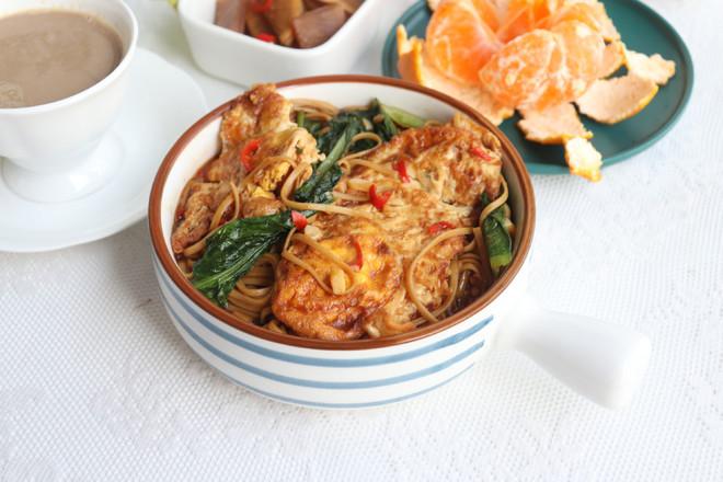 荷包蛋燜面的做法-家常味煮菜譜