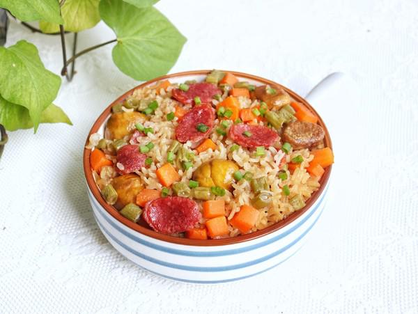 香腸板栗蒸飯的做法-家常味蒸菜譜