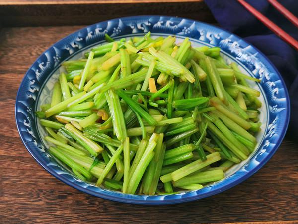 清炒芹菜的做法-家常味炒菜譜