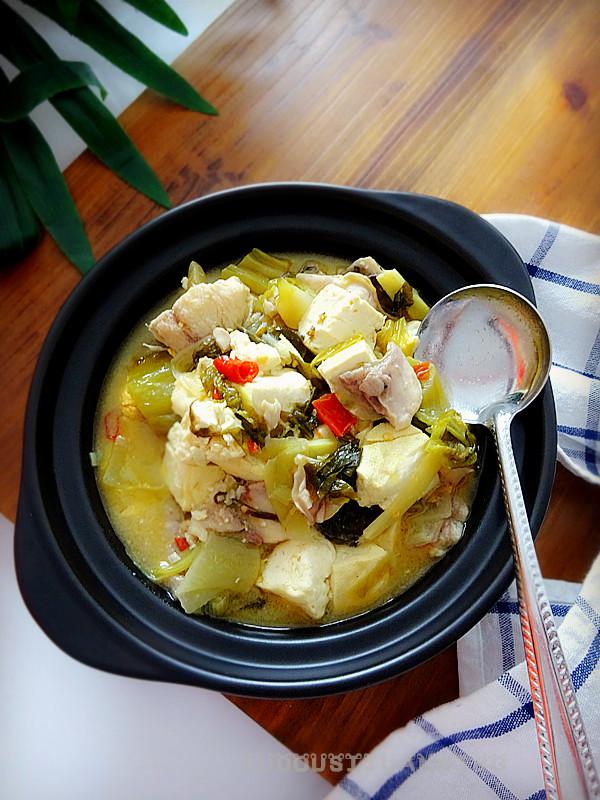 酸菜魚燉豆腐的做法-咸鮮味煮菜譜