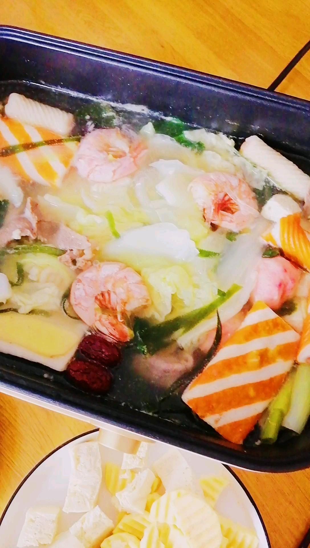 羊肉什錦火鍋的做法-咸鮮味煮菜譜