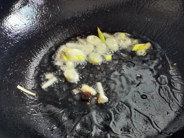 清炒芹菜的做法-家常味炒菜譜