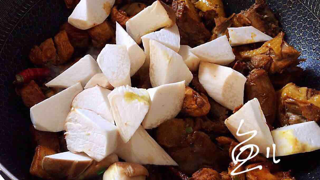 杏鮑菇燒雞塊的做法-家常味燒菜譜