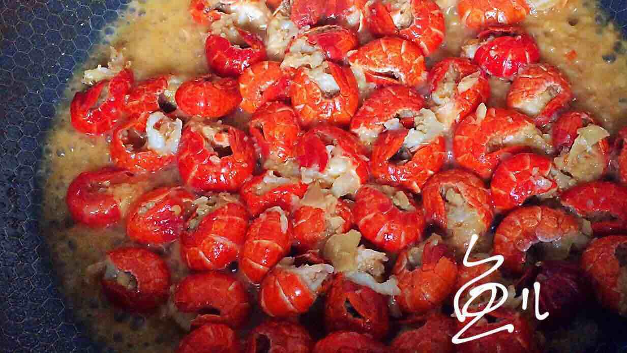 蒜香小龍蝦的做法-咸鮮味煮菜譜