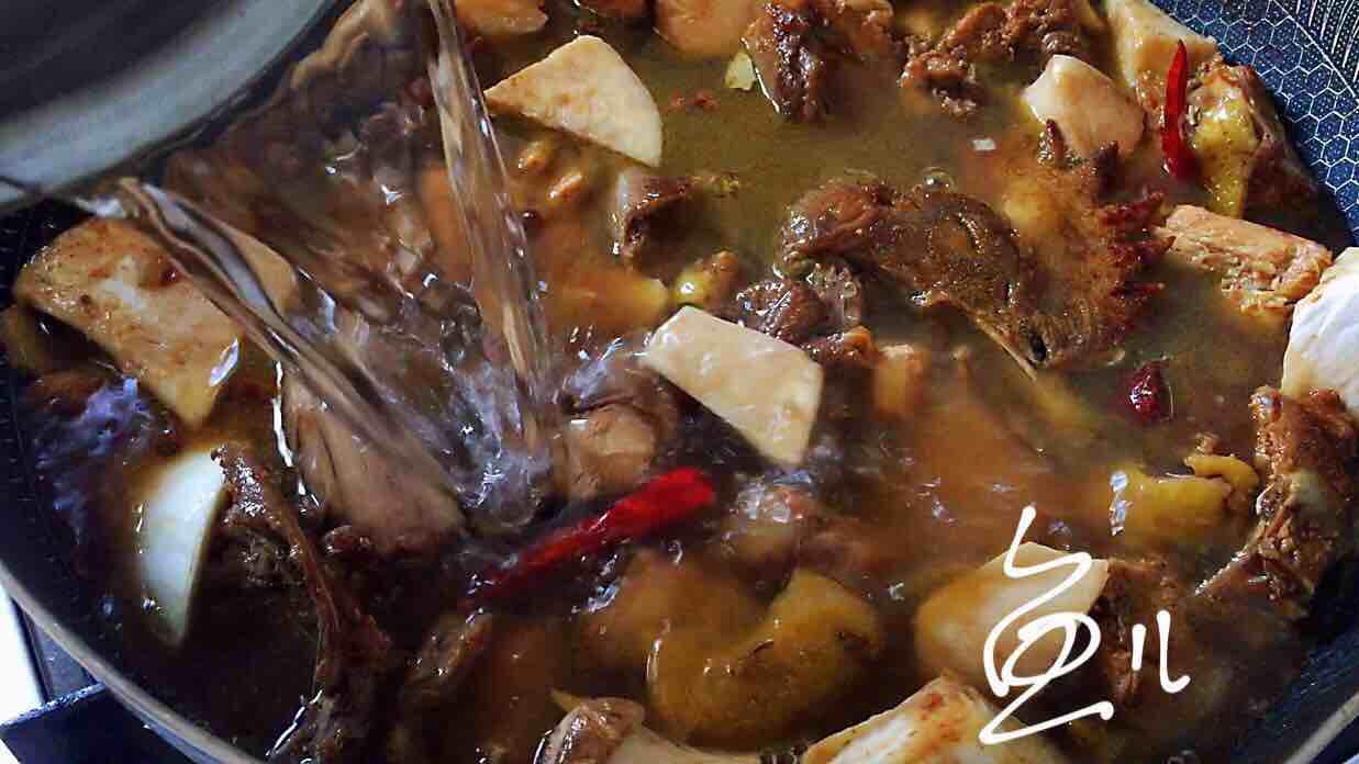 杏鮑菇燒雞塊的做法-家常味燒菜譜