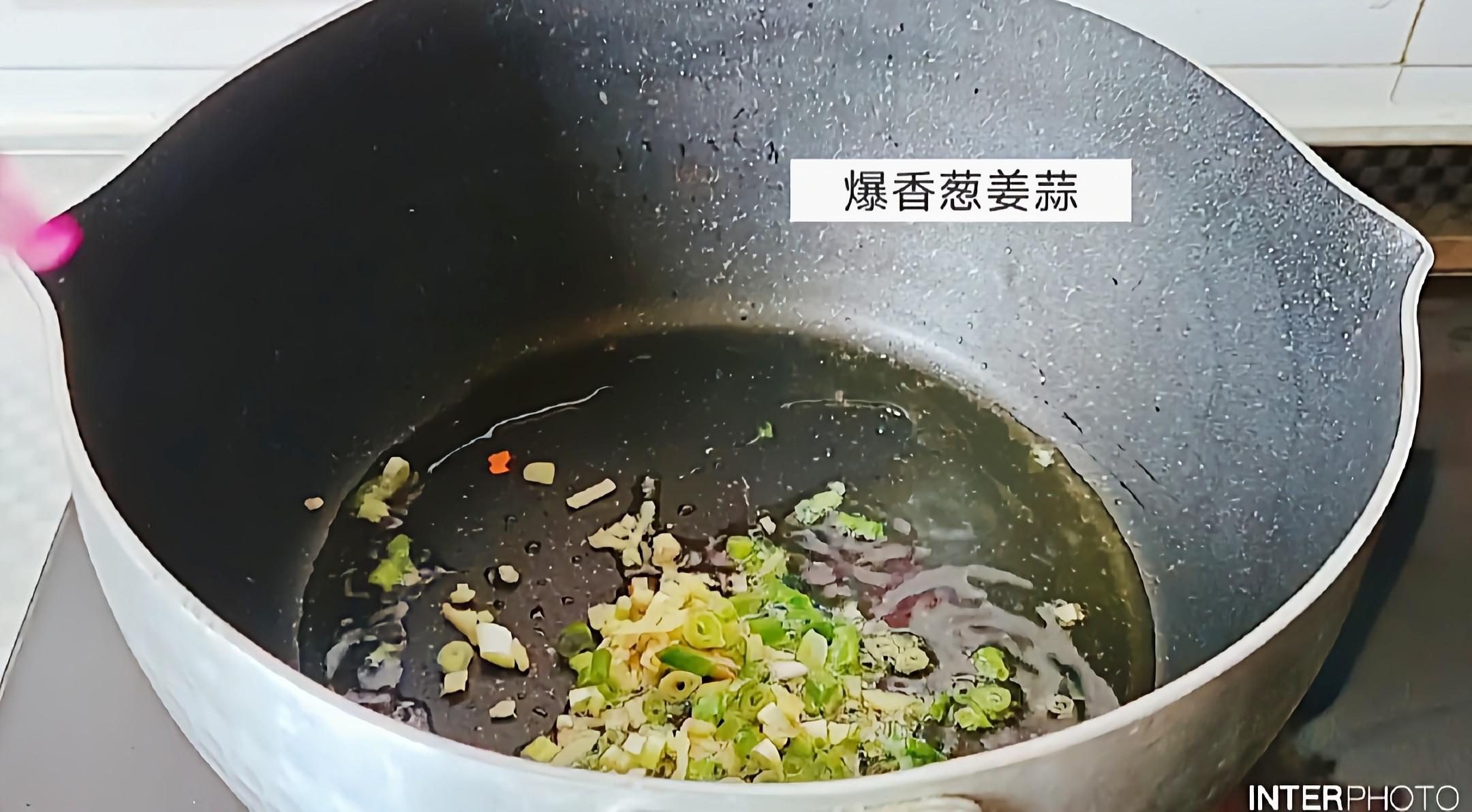 秋冬補虛健體…油燜茭白的做法-咸鮮味燜菜譜