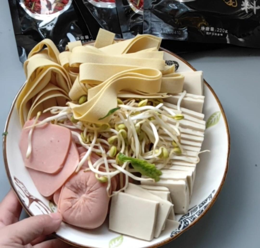 小龍蝦麻辣暖鍋的做法-香辣味煮菜譜