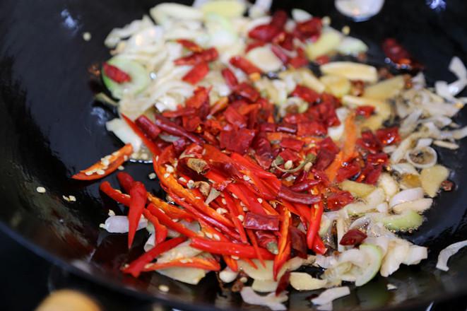 香辣毛豆米炒小魚干的做法-家常味炒菜譜