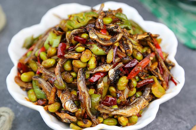 香辣毛豆米炒小魚干的做法-家常味炒菜譜