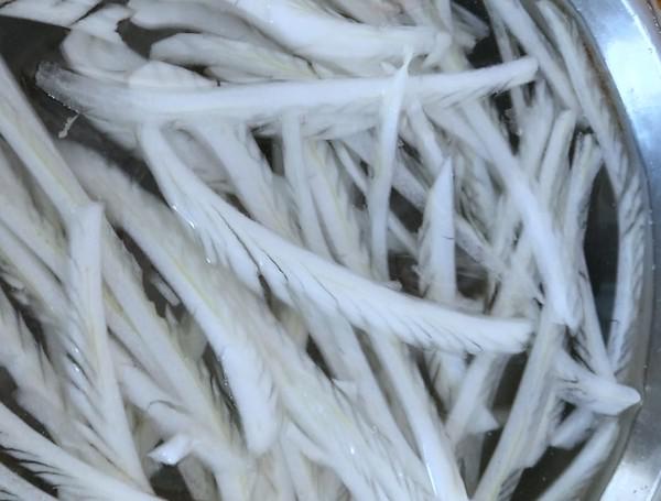 涼拌鳳尾白菜的做法-酸辣味拌菜譜