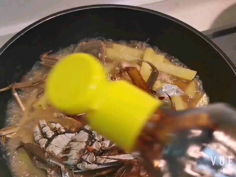 土豆燉河蟹的做法-麻辣味燒菜譜