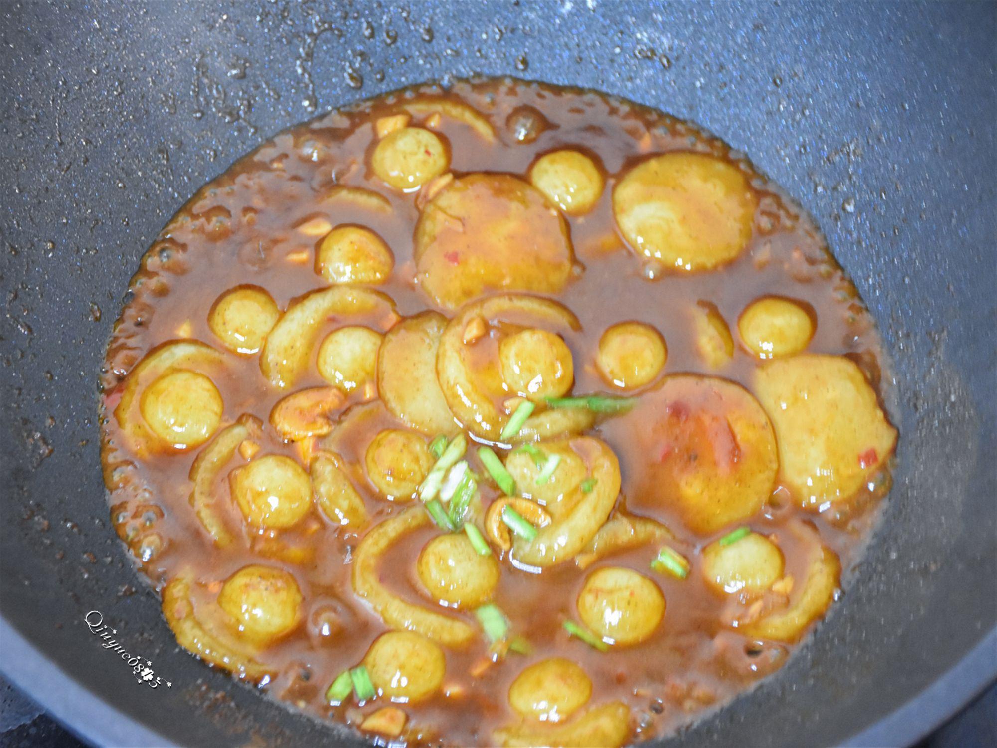 仿香菇土豆的做法-香辣味蒸菜譜