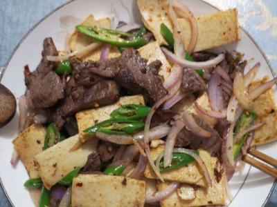 干煸孜然羊肉的作法-香辣味干煸菜譜