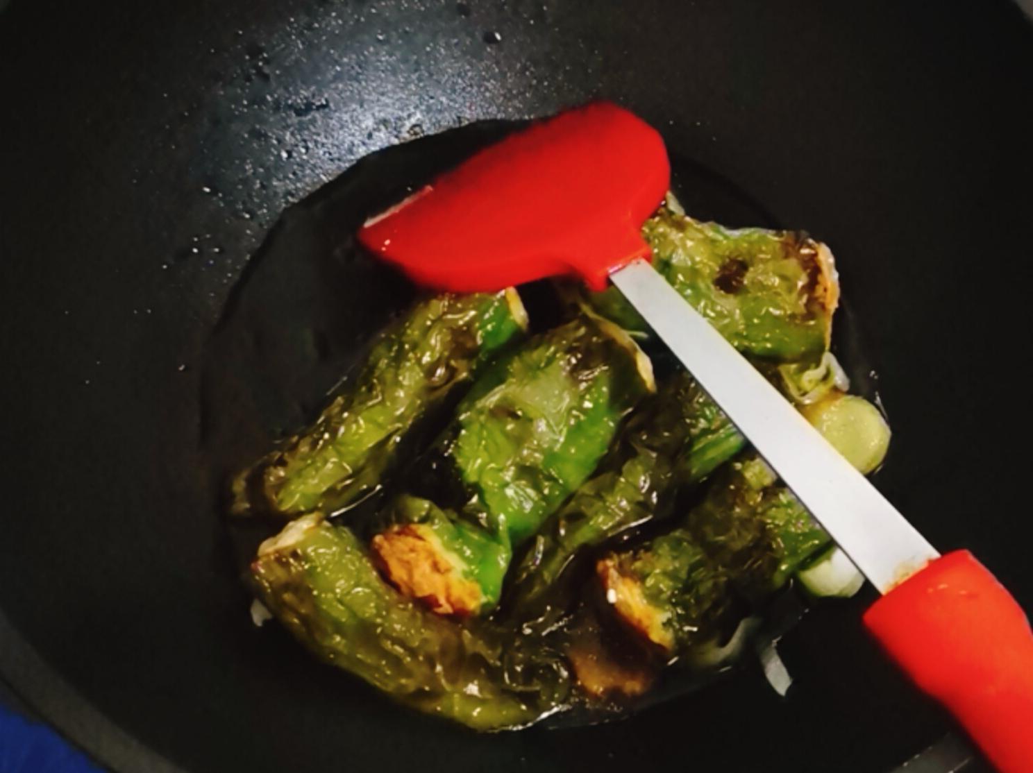 虎皮尖椒釀肉的做法-咸鮮味炒菜譜