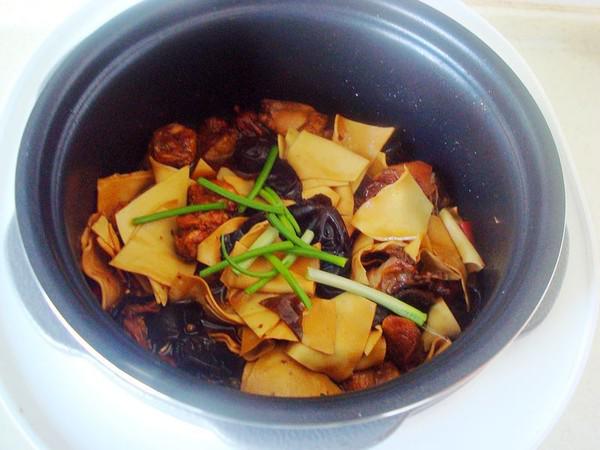 豆皮木耳燒雞的做法-咸鮮味燒菜譜
