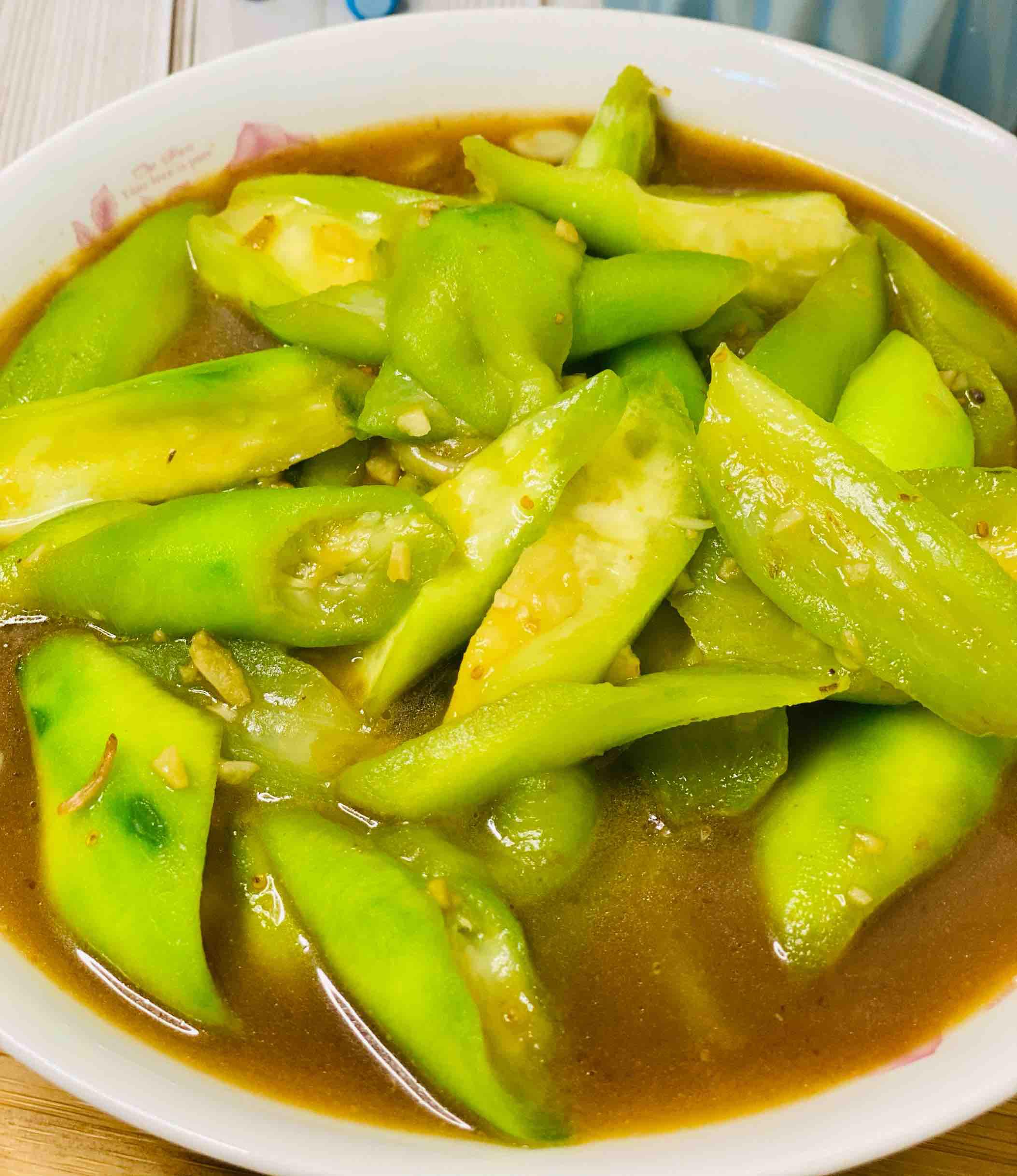 絲瓜這樣炒，比山珍海味還美味，10條不夠吃??便宜超好吃的做法-咸鮮味炒菜譜