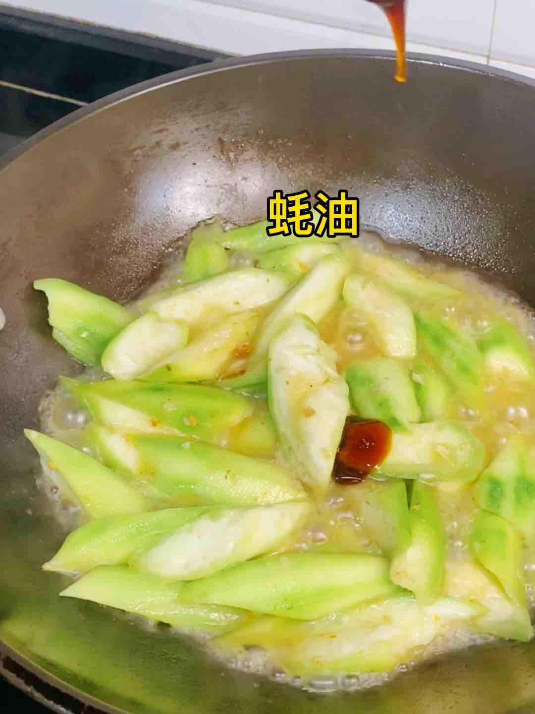 絲瓜這樣炒，比山珍海味還美味，10條不夠吃??便宜超好吃的做法-咸鮮味炒菜譜