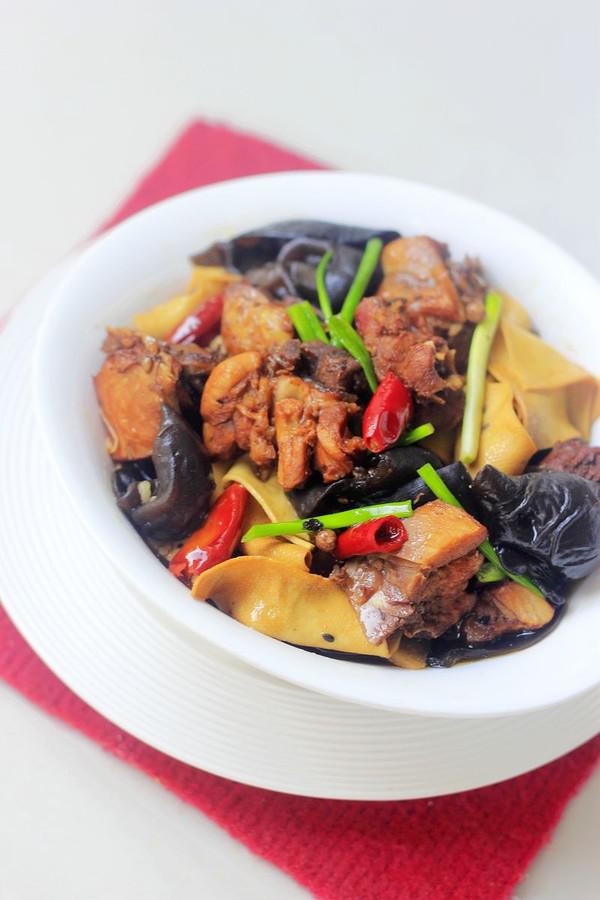 豆皮木耳燒雞的做法-咸鮮味燒菜譜