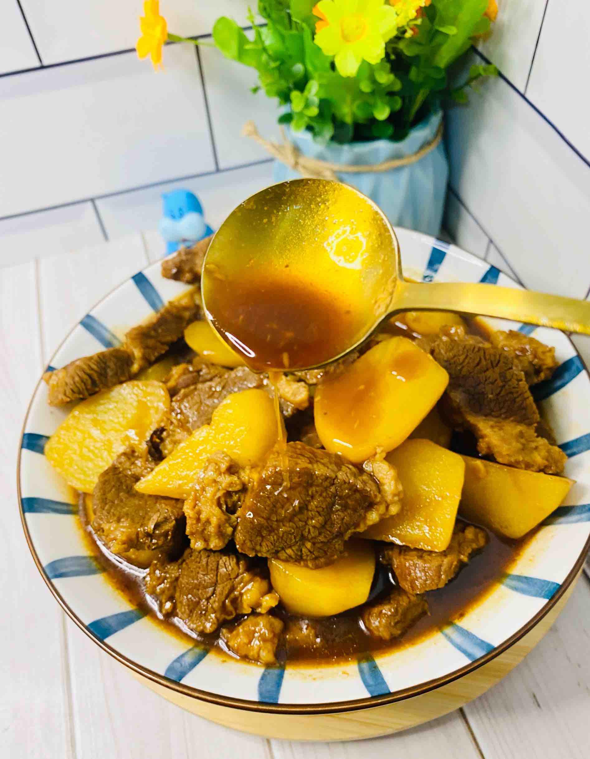 爆香紅燒牛肉燜土豆,這樣煮??一鍋都不夠的做法-家常味醬菜譜-易網健康養生網 爆香紅燒牛肉燜土豆,這樣煮??一鍋都不夠的做法-家常味醬菜譜