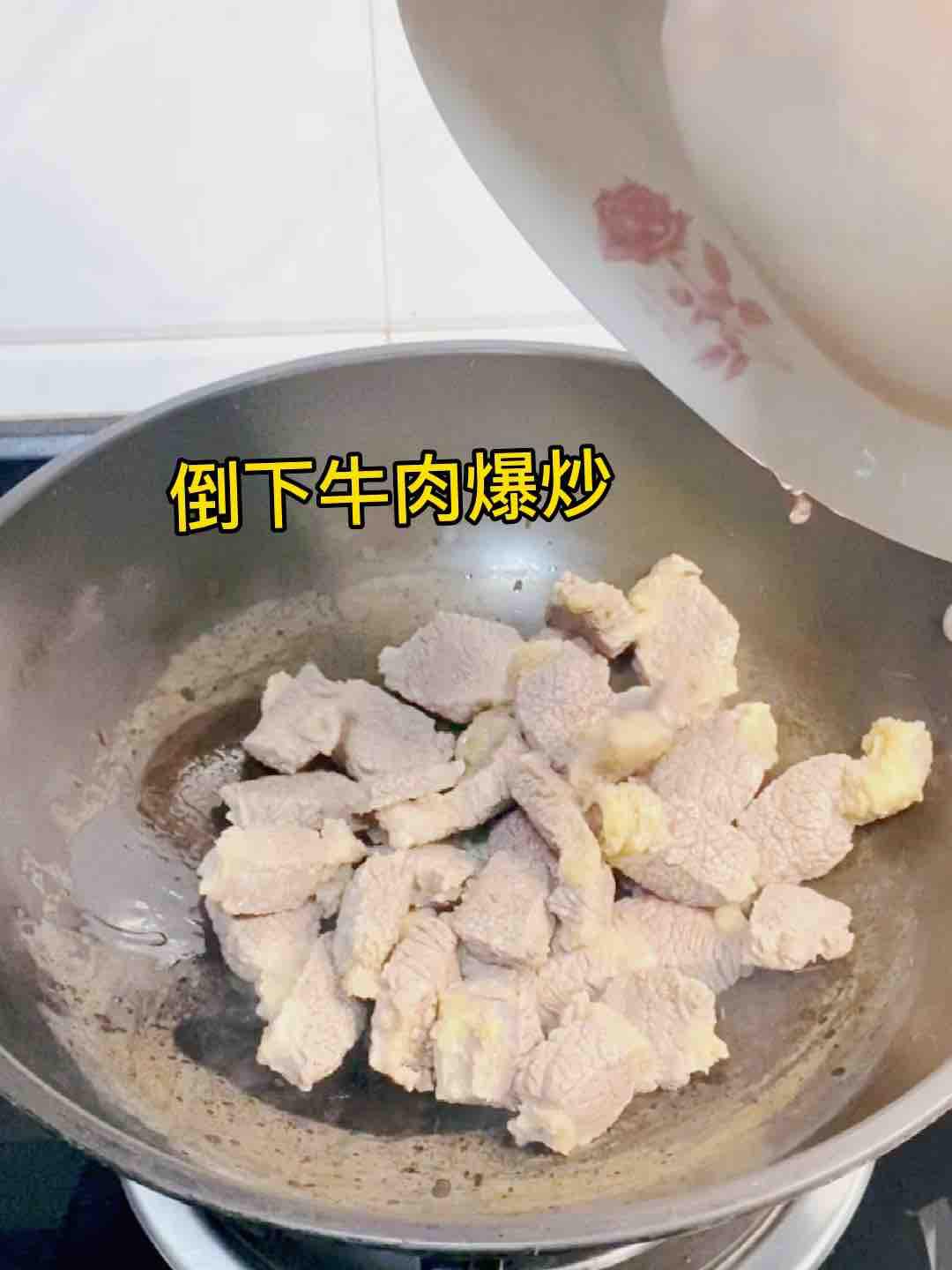 爆香紅燒牛肉燜土豆,這樣煮??一鍋都不夠的做法-家常味醬菜譜-易網健康養生網 爆香紅燒牛肉燜土豆,這樣煮??一鍋都不夠的做法-家常味醬菜譜