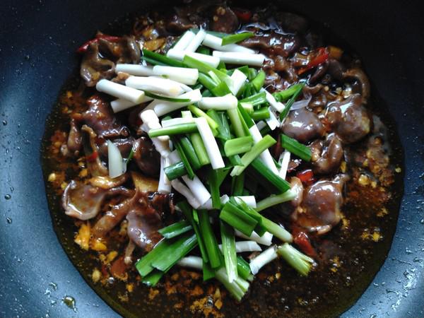 韭黃炒鴨胗的做法-香辣味炒菜譜-易網健康養生網 韭黃炒鴨胗的做法-香辣味炒菜譜