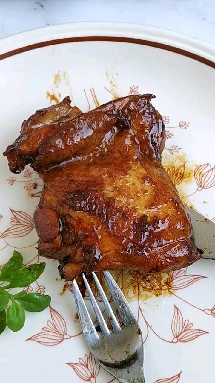 快手煎雞排，想吃進來看看就會的做法-麻辣味煎菜譜