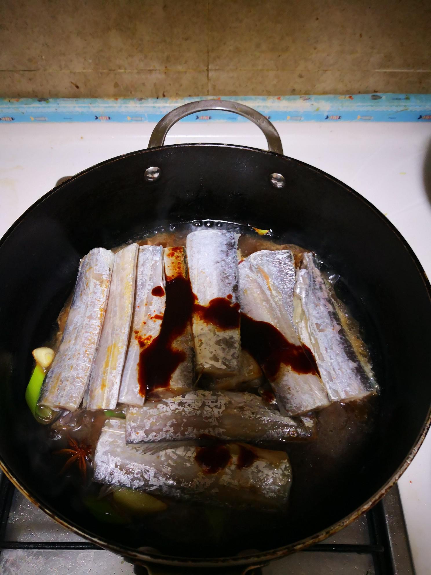 紅燒刀魚的做法-家常味燒菜譜-易網健康養生網 紅燒刀魚的做法-家常味燒菜譜