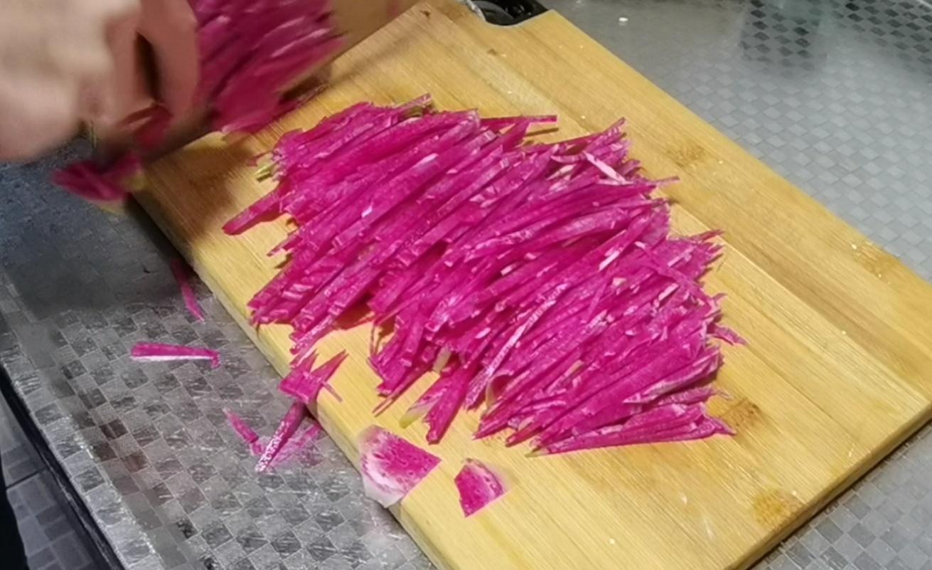 幾分鐘就能搞定的酸甜爽口小涼菜的做法-酸甜味拌菜譜-易網(wǎng)健康養(yǎng)生網(wǎng) 幾分鐘就能搞定的酸甜爽口小涼菜的做法-酸甜味拌菜譜