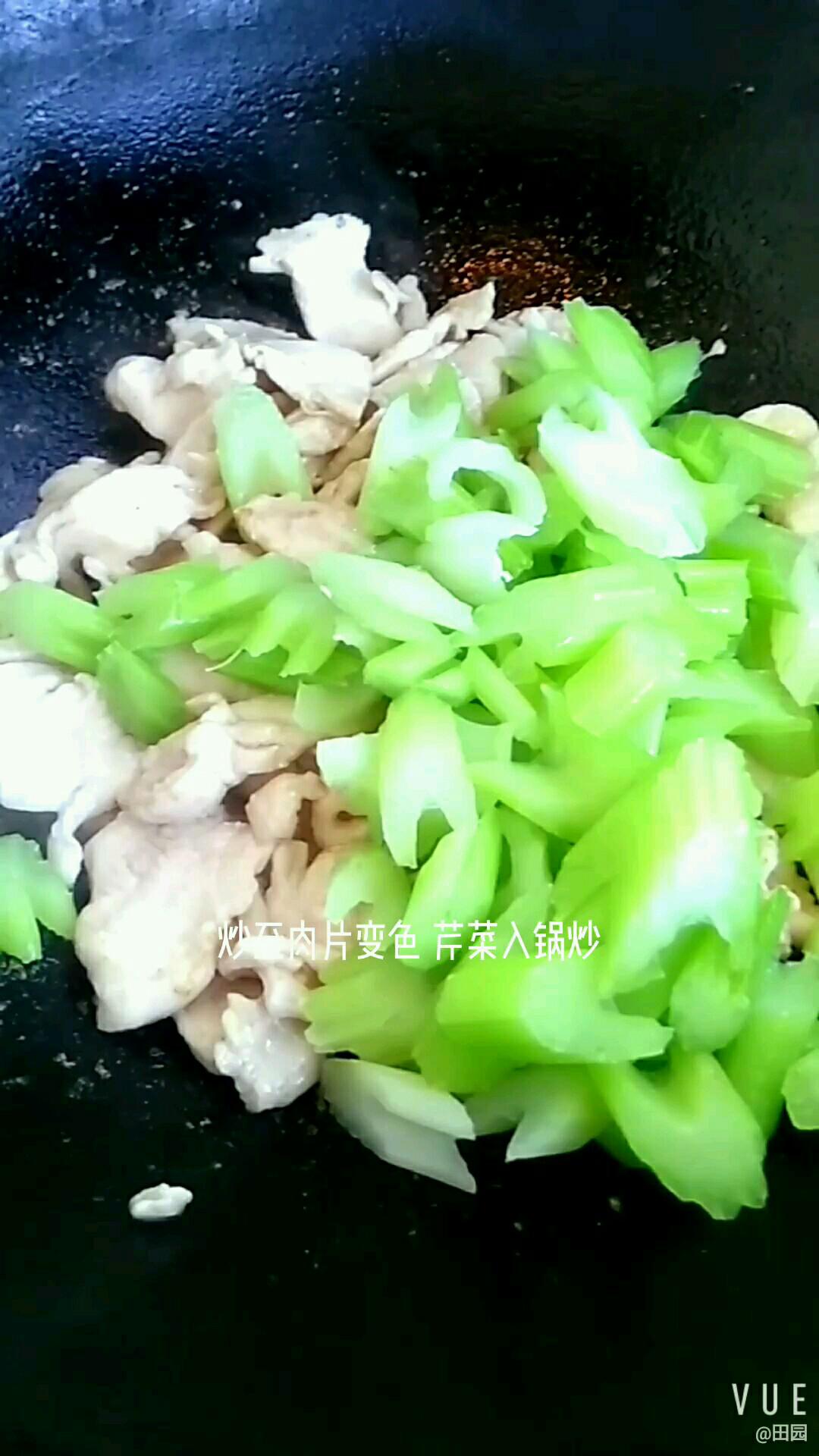 雞胸肉炒芹菜的做法-咸鮮味炒菜譜