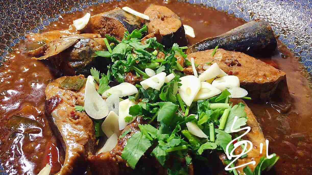 做鲅魚加幾勺它，咸香味美，家人都喜歡，太費(fèi)米飯了！的做法-醬香味燉菜譜