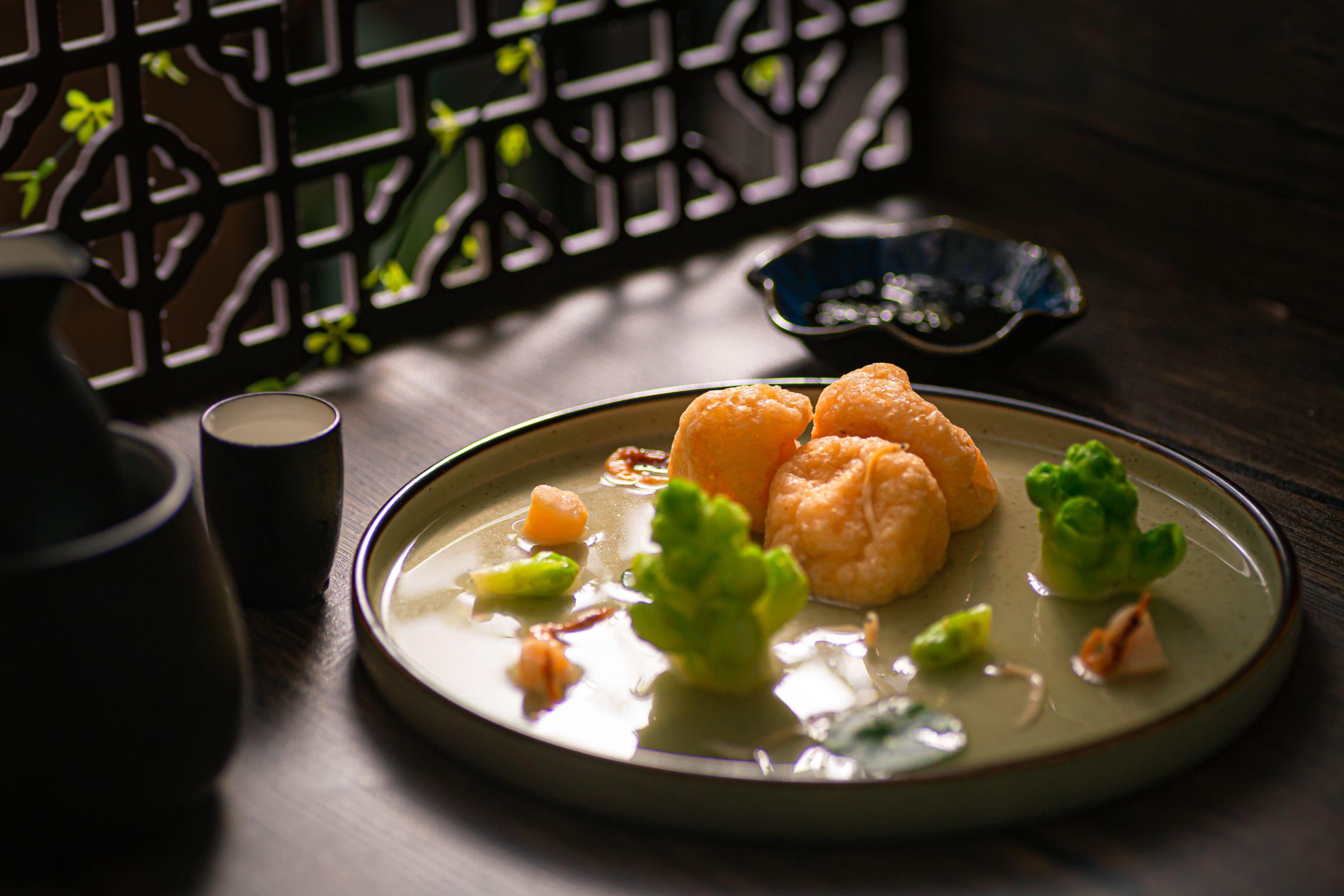 荷塘月色：上湯皺紗魚腐的做法-咸鮮味煮菜譜