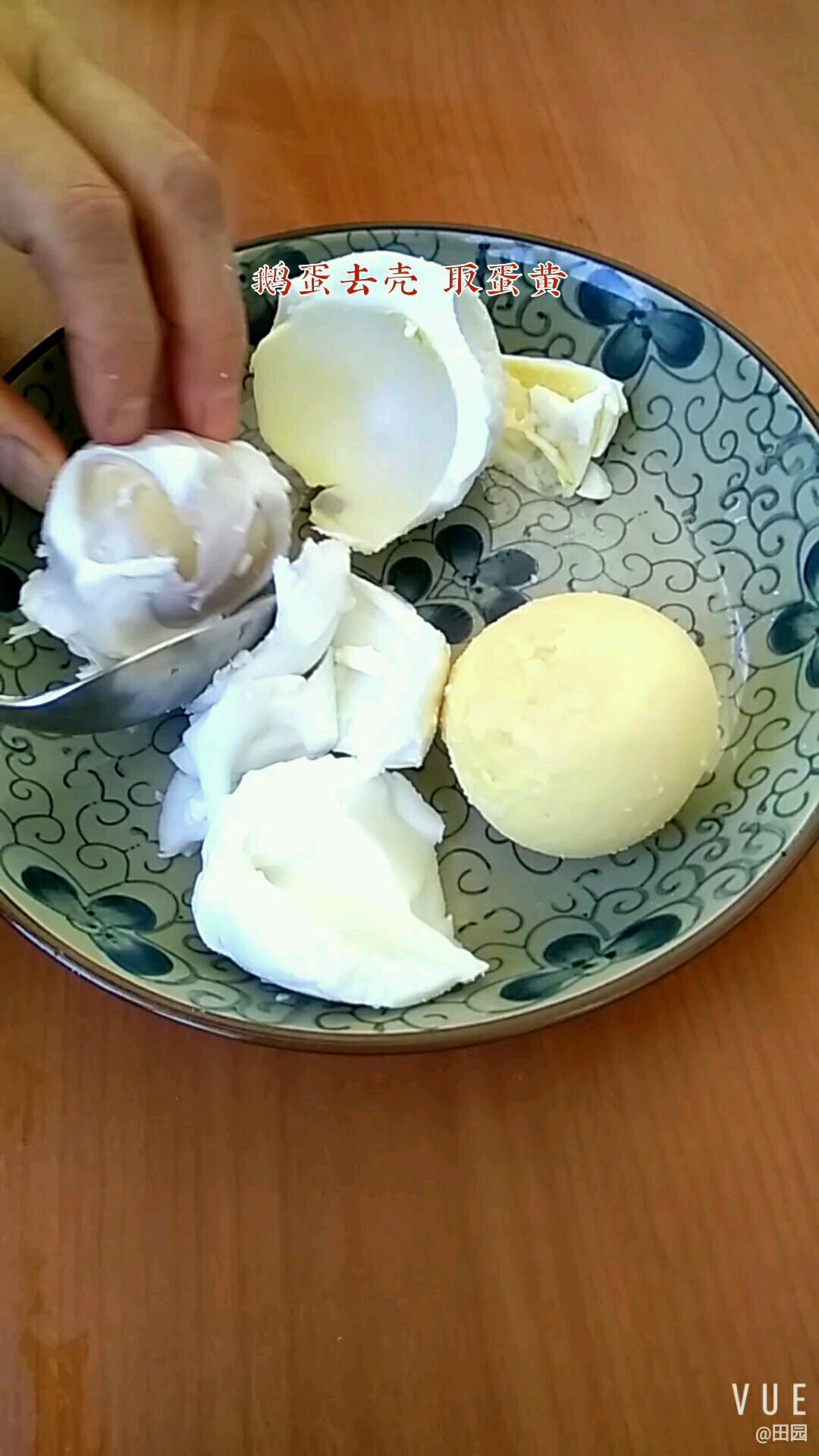 新鮮美味又營養(yǎng) 源自豆腐鵝蛋黃的做法-咸鮮味燒菜譜