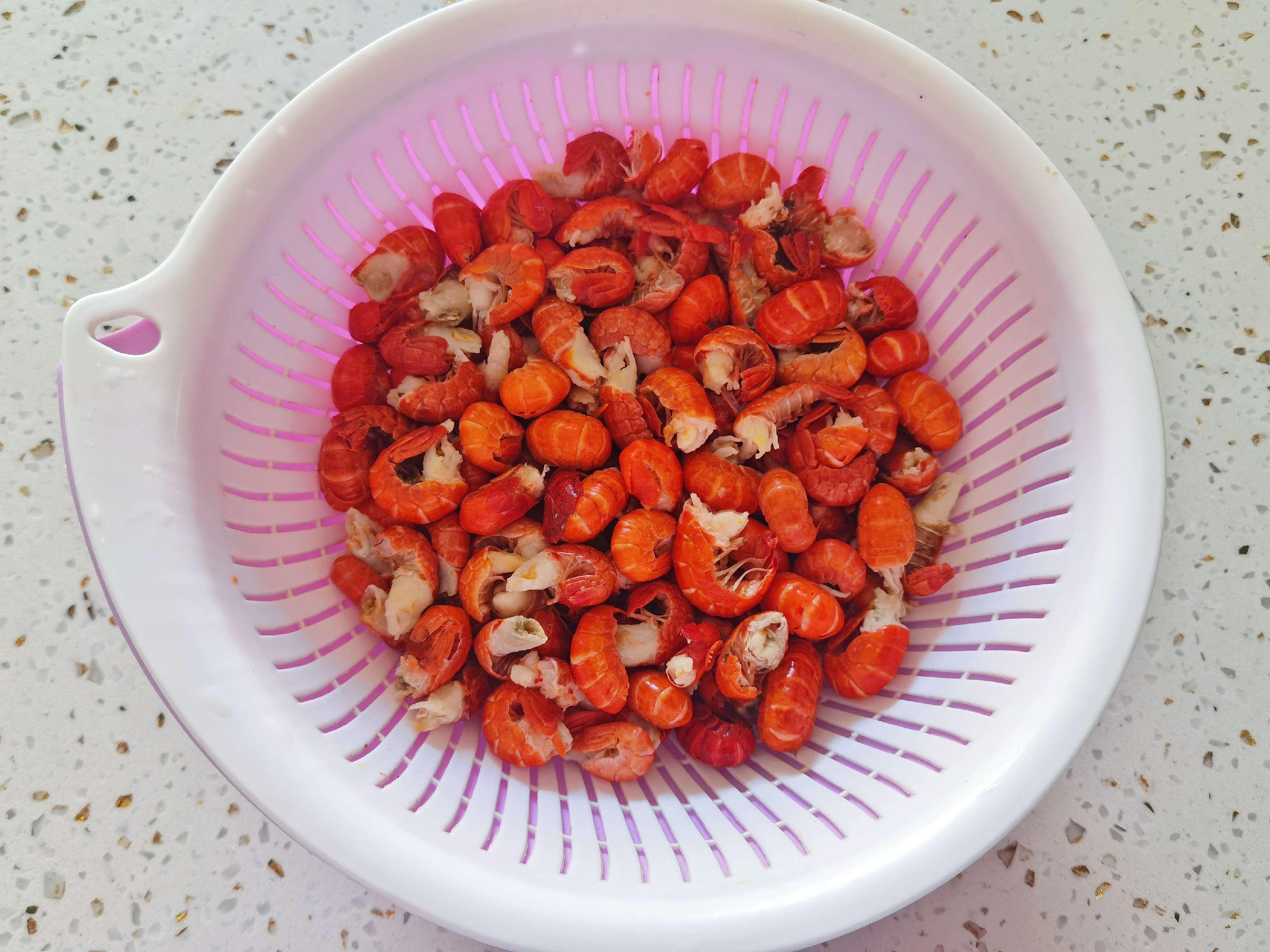 廚房小白零失敗版家常炒－蒜蓉蝦尾，只要1種料，搞定1大盤(pán)蝦尾的做法-咸鮮味炒菜譜